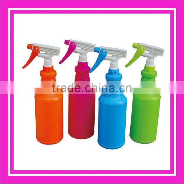 Plastic trigger sprayer bottle