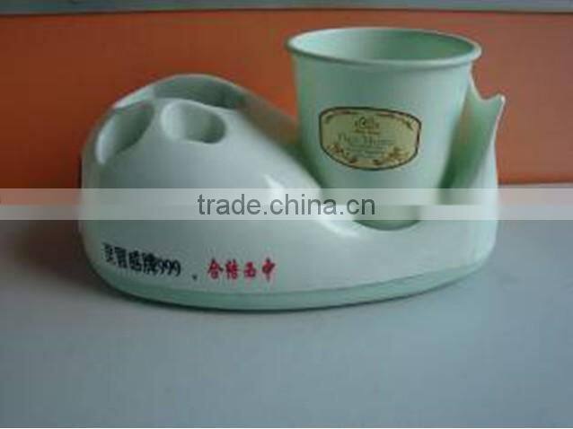 new design plastic toothbrush holder with a cup