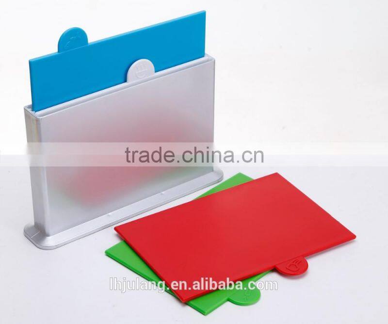4pcs plastic cutting board set with stand/plastic chopping board