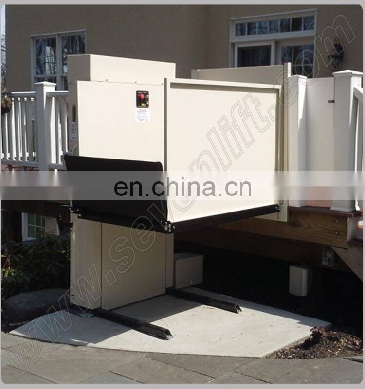 movable one old man scissor type wheelchair lift