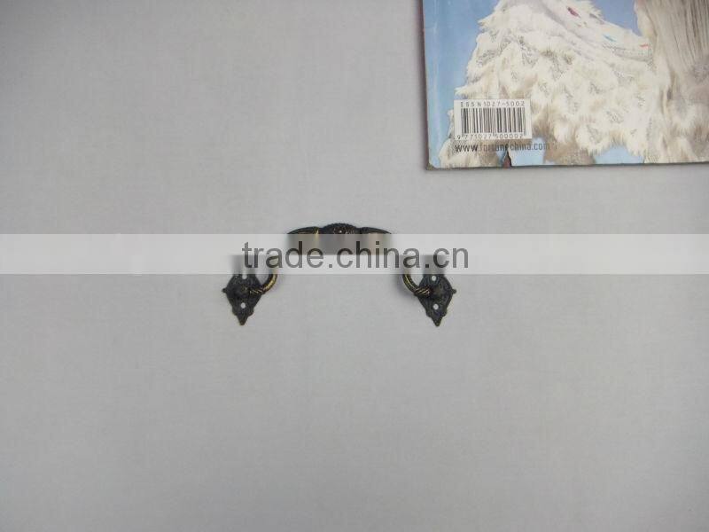 Factory price metal antique brass boxknob /catch/box handles made in china