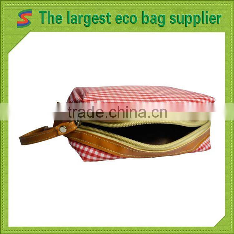 Travel cosmetic travel bag