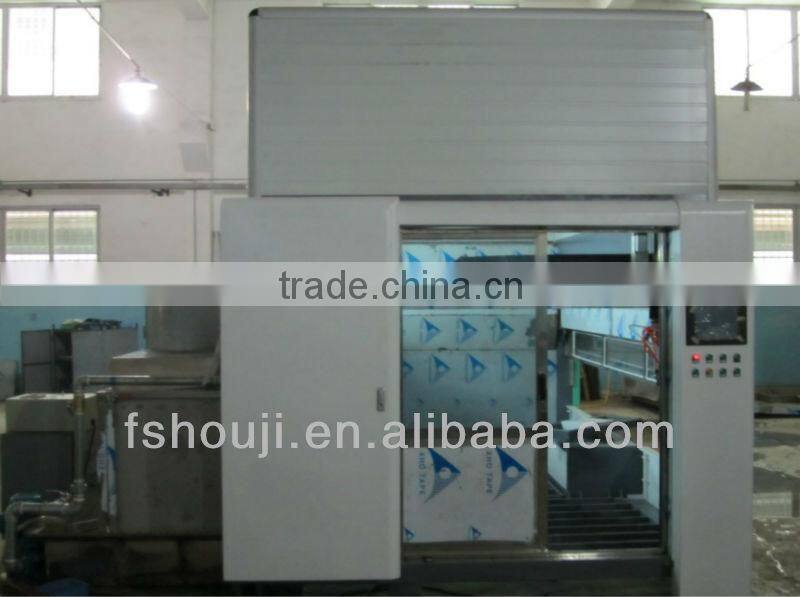 Making wood doors furniture, cheap automatic CNC spray machine