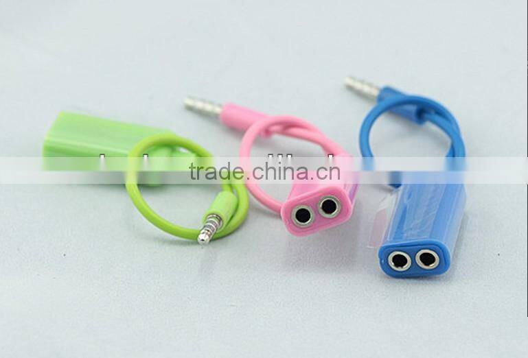3.5mm 1 to 2 Audio earphone splitter stand for iPod iPhone 4G 3G