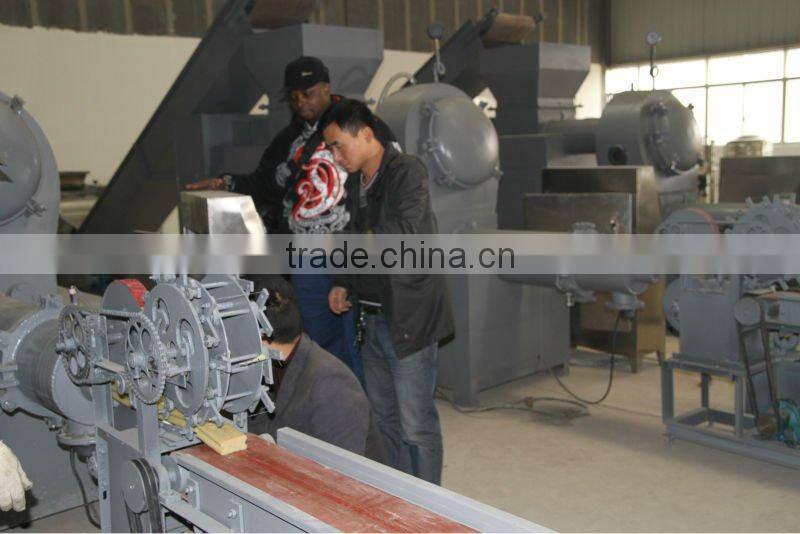 double-screw vacuum plodder of bar soap making