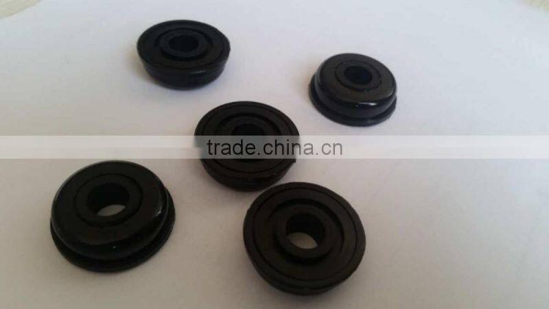 Plastic bearing lawn grass bearing