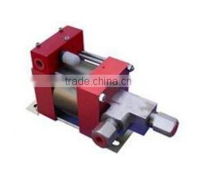 Pneumatic liquid booster pump