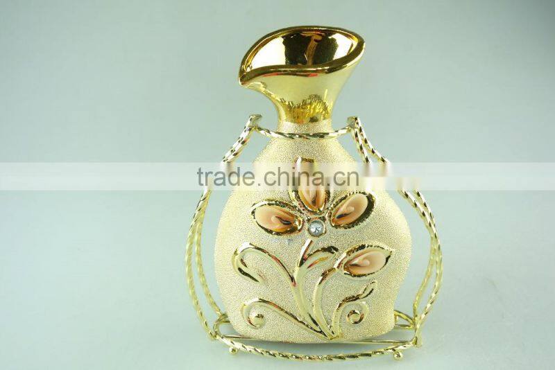 High quanlity electroplated gold ceramic vase for wholesale with iron stand