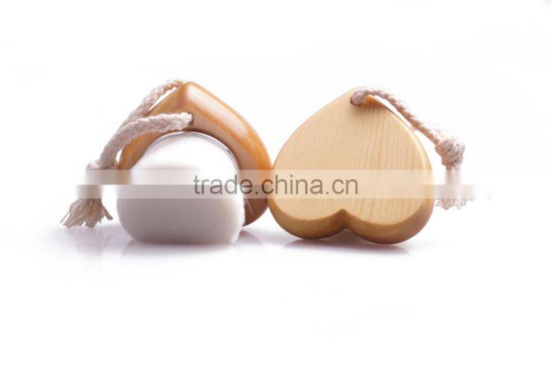 2015 hot sale Heart shape facial cleansing brush with wooden handle