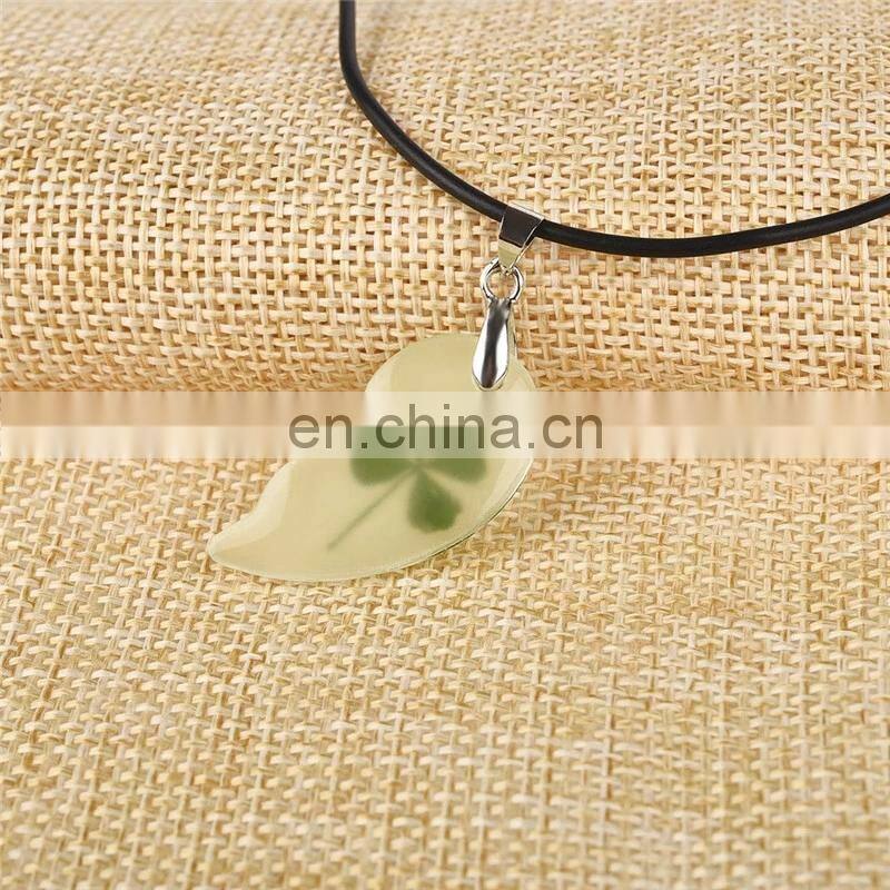 Clover Luminous Couple Necklace 2pcs Heart Shape Pendant Necklace Glowing In The Dark Lovers Jewelry Rope Long Necklace