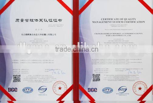 Diatomite filter aid for coal tar oil