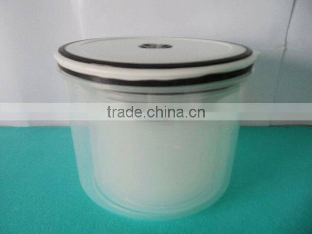 Plastic food saver storage containers