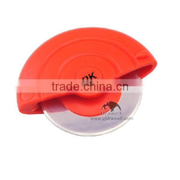 KA-4327 2.6" Diameter Blade stainless steel pizza cutter