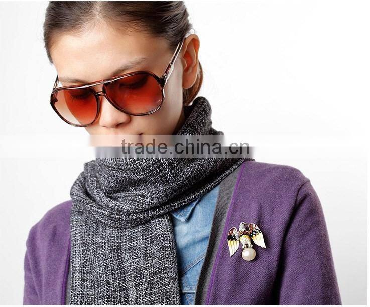 Womens Blue Yellow Oil Drop Eagle White Pearl Bead Elegant Fashion Breastpin Brooch Pin