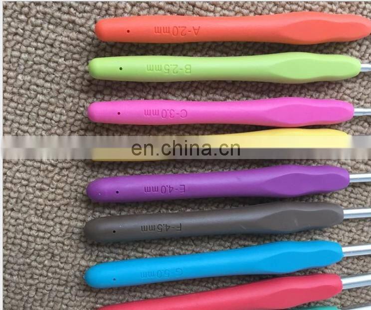 Sweater needle crochet tool New rainbow soft handle plastic alumina crochet hooks set of 8PCS