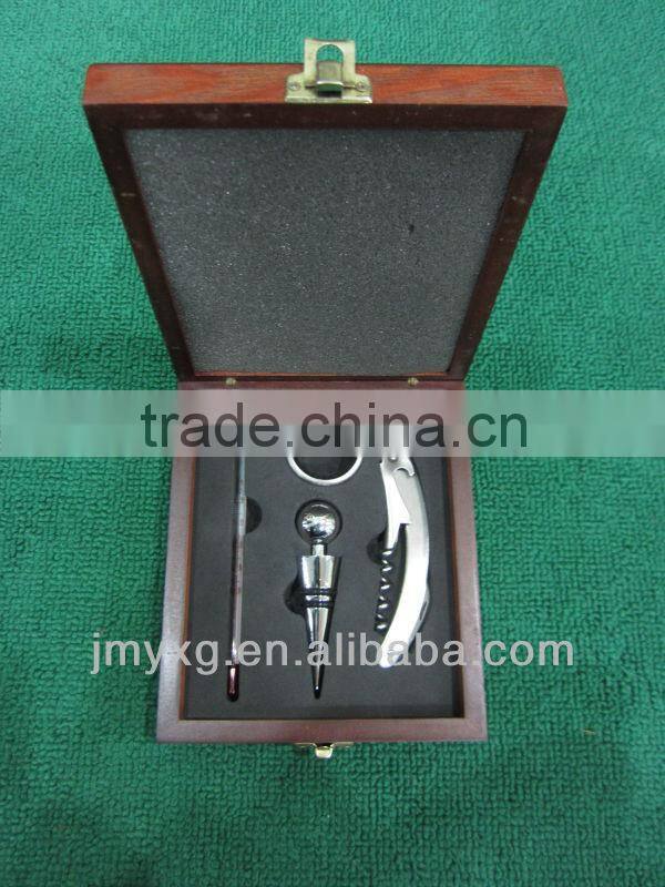 2014 Hot selling top quality novelty shape wine set for bar,wine accessory