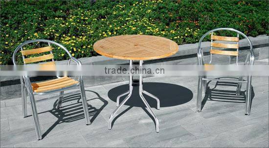 popular cafe outdoor table