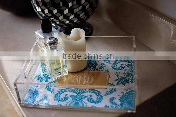 clear acrylic tray