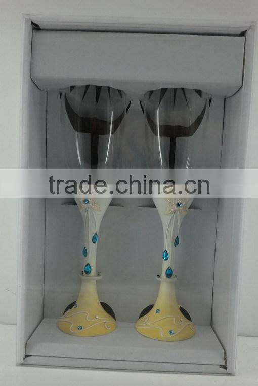 2014 new polyresin decorated crafts wedding champagne glass