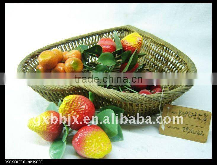 Heart shaped rattan iron frame storage fruit basket decoration