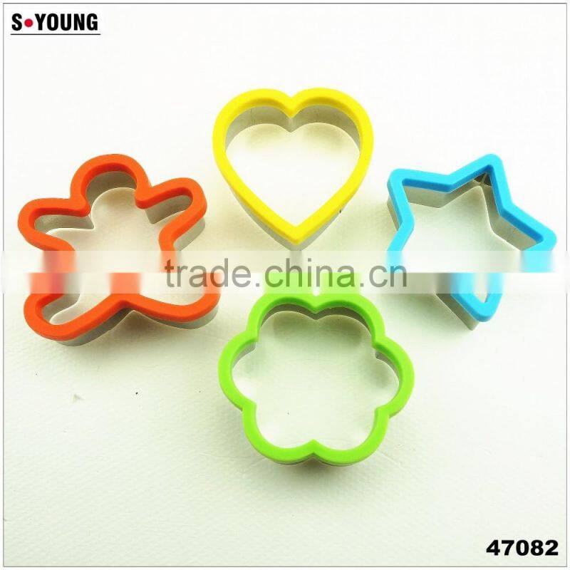 47082 Stainless Steel With Silicone Cover Cookie Cutter