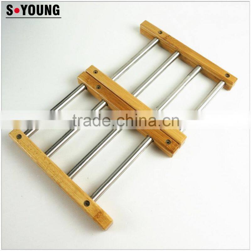 22031 Ajustable bamboo pot holder