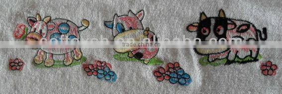 Cotton plain bath towel with embd