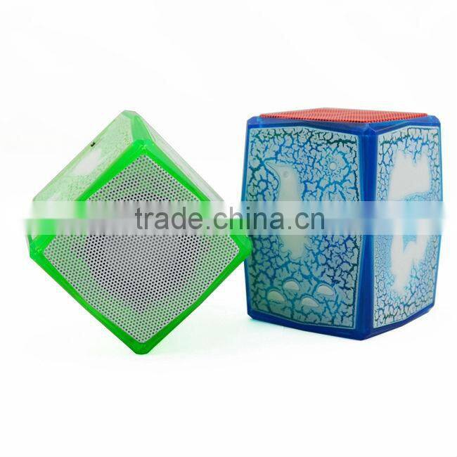 New Technology Christmas Lantern Bluetooth Speaker with Soft Silicone Art Design Legoo Portable Speaker