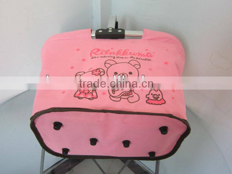 Insulated collapsible picnic basket