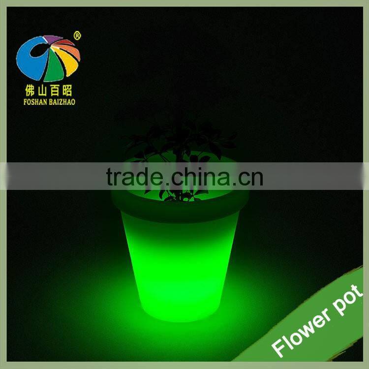 2017 Hot New Modern Popular Glowing LED Large Size Outdoor Decorative Big Plastic Led Flower Pot Plant Pot with Remote