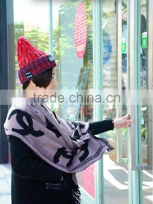 Fasion Style Bluetooth Knitted Hat Smart Wireless Bluetooth Winter Hat Plus Thick Velvet Winter Bluetooth Winter Lady Hat
