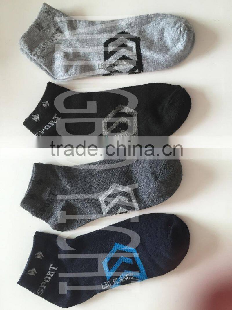 triangle-pattern men socks for sports