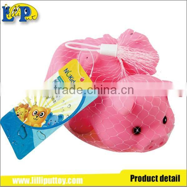 Interesting baby bath toy cute pig toy family set