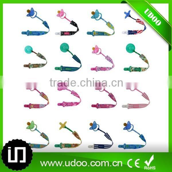 2016 Latest plastic baby pacifier clip