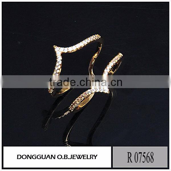 Costume jewelry supplies fashion black gold jewelry green stone finger ring