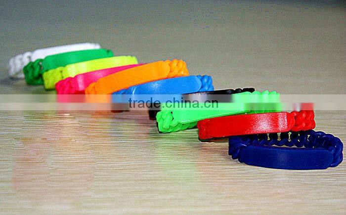 silicone hand bands with twist bracelet