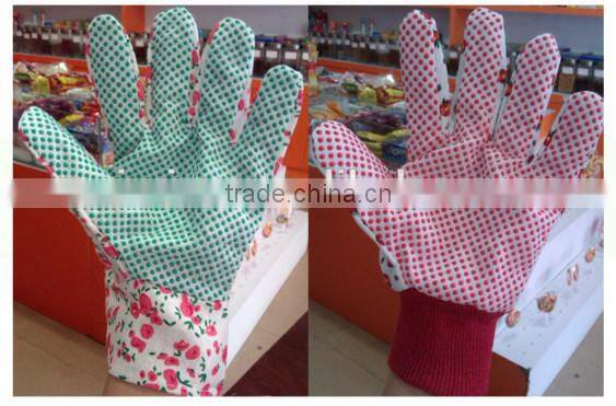 garden tool with garden glove