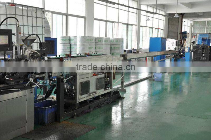Adjustable Water Flow Irrigation Drippers on Stake Emitter Drip System