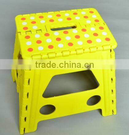 plastic lovely carton folded child chair