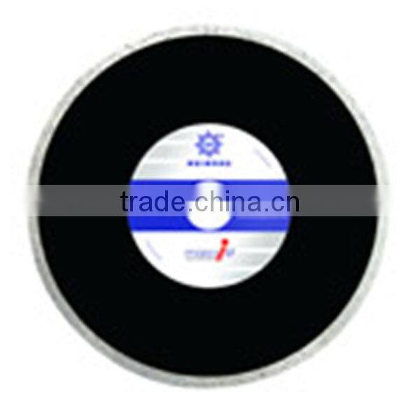 Continous rim diamond saw blade for wet cutting
