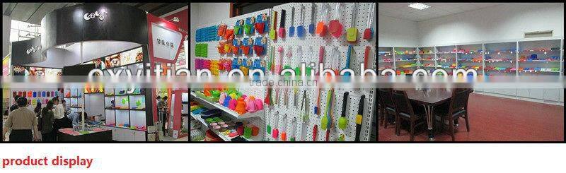 Heat resistant Anti slip silicon mat with aniamls shape FDA food grade