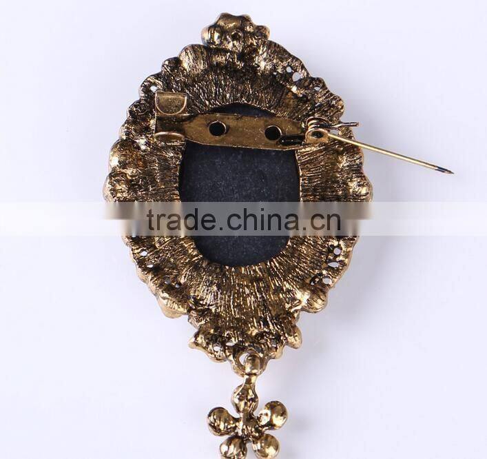 F20040N Period-style brooches Vintage brooch pins
