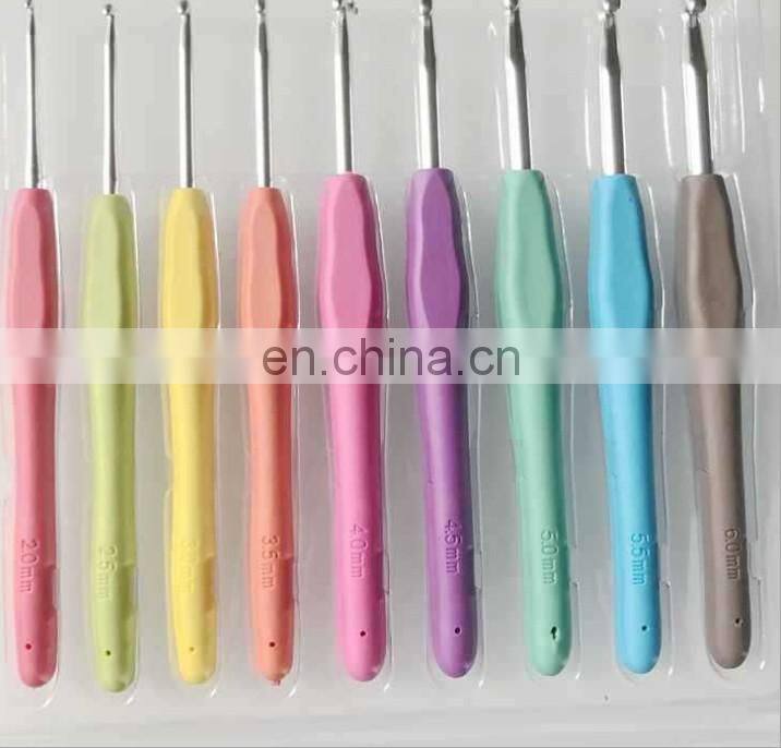 Sweater needle crochet tool New rainbow soft handle plastic alumina crochet hooks set of 8PCS
