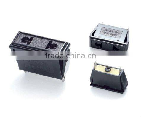 1 round pin black and white desktop power outlet