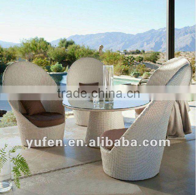 4pcs rattan wicker restaurant table and chairs for sale