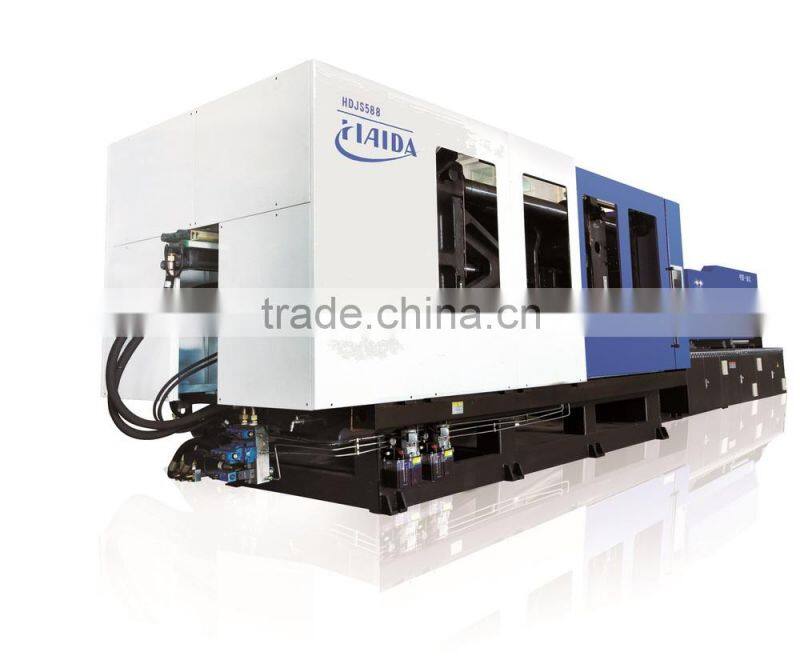 Plastic injection molding machine 588TONS for 20L BARREL