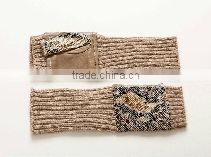 Ladies mid-long snake priting nappa gloves with cashmere gloves cuff
