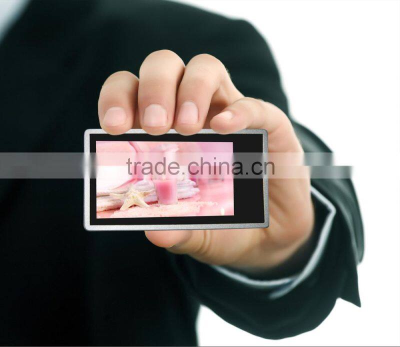 CE Approved Digital Wearable Video Name Tag Video & Photo Vidbadge Advertising Player TFT Screen Lithium Battery W/ EU Adaptor