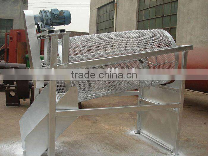 Sifting machine for sawdust or rice husk for making charcoal