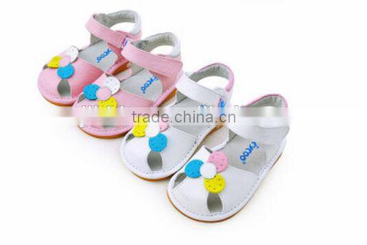 Fashion squeaky baby shoes for girls